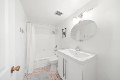 Primary Bedroom Photo of 504 1750 Esquimalt Avenue, West Vancouver, BC