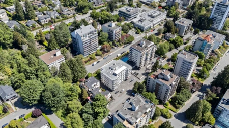 Staircase Photo of 504 1750 Esquimalt Avenue, West Vancouver, BC
