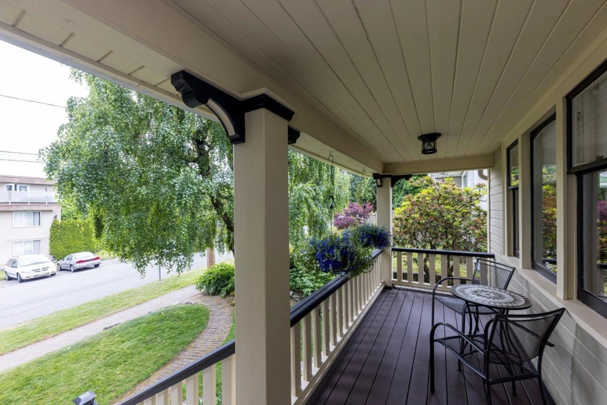 Family Room Photo of 618 Colborne Street, New Westminster, BC