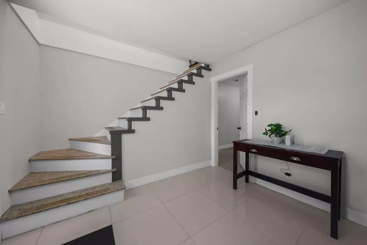 Family Room Photo of 32133 Cottonwood Terrace, Mission, BC