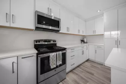 Kitchen Island Photo of 32133 Cottonwood Terrace, Mission, BC