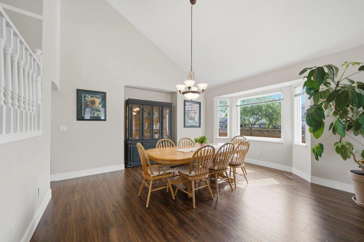 Dining Area Photo of 18745 65 Avenue, Surrey, BC