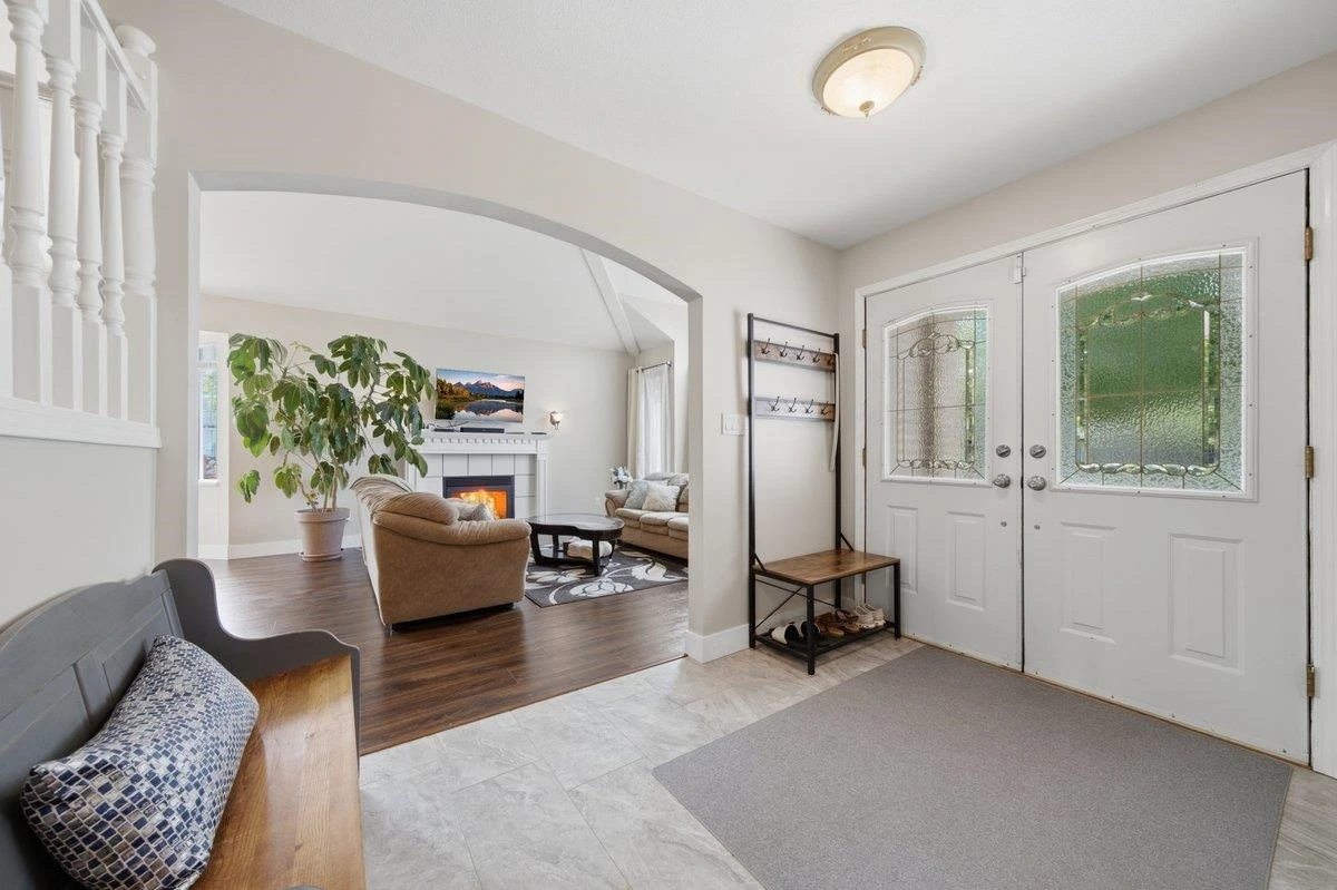 Living Room Photo of 18745 65 Avenue, Surrey, BC