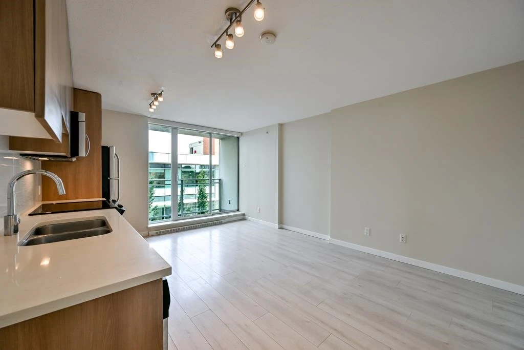 Dining Area Photo of 503 13325 102a Avenue, Surrey, BC