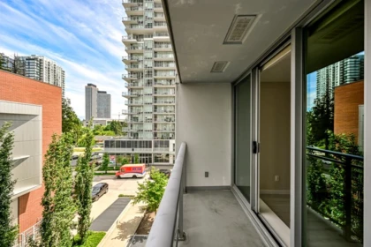 Guest Bathroom Photo of 503 13325 102a Avenue, Surrey, BC