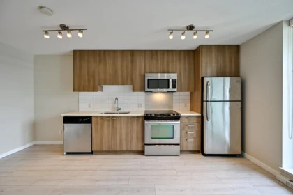 Kitchen Island Photo of 503 13325 102a Avenue, Surrey, BC