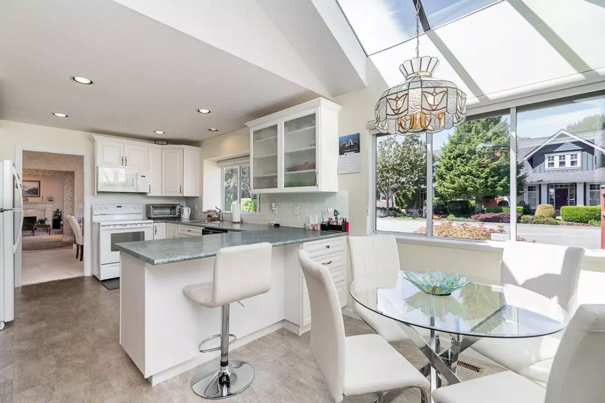 Dining Area Photo of 2112 124 Street, Surrey, BC