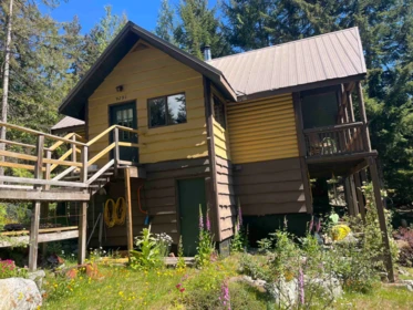 9291 Emerald Drive, Whistler, BC, Whistler — Single Family Residence for sale