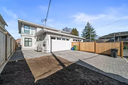 Hot Tub / Spa Photo of 2 10700 Aragon Road, Richmond, BC