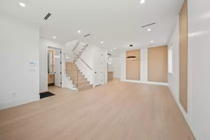 2 10700 Aragon Road, Richmond, BC, Richmond — Half Duplex for sale