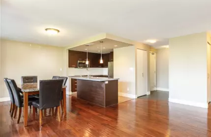 301 2959 Glen Drive, Coquitlam, BC, Coquitlam — Apartment/Condo for sale