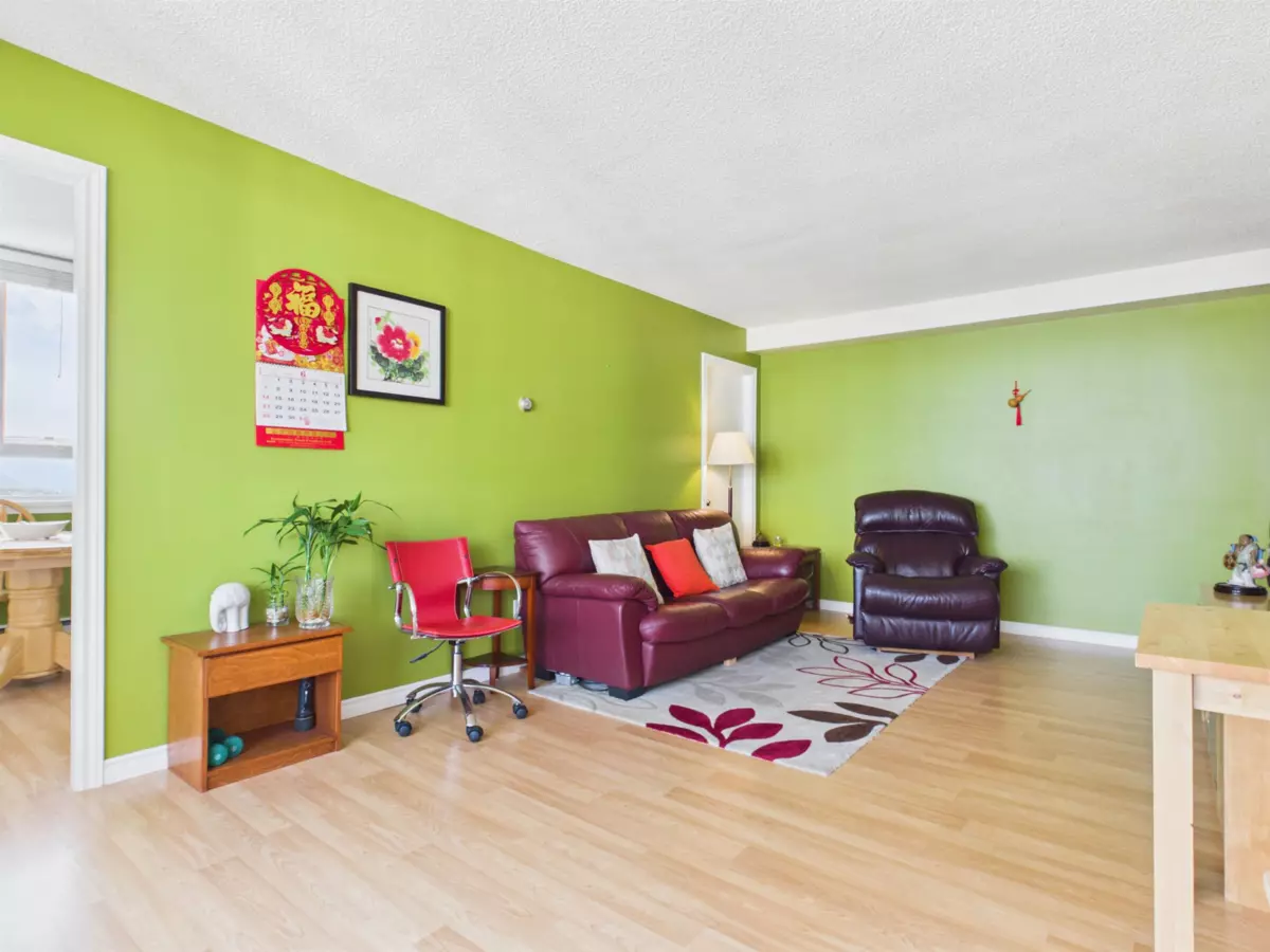 Dining Area Photo of 1702 5645 Barker Avenue, Burnaby, BC