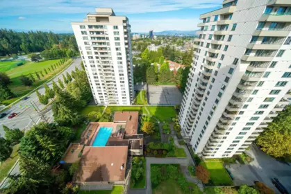 Swimming Pool Photo of 1702 5645 Barker Avenue, Burnaby, BC