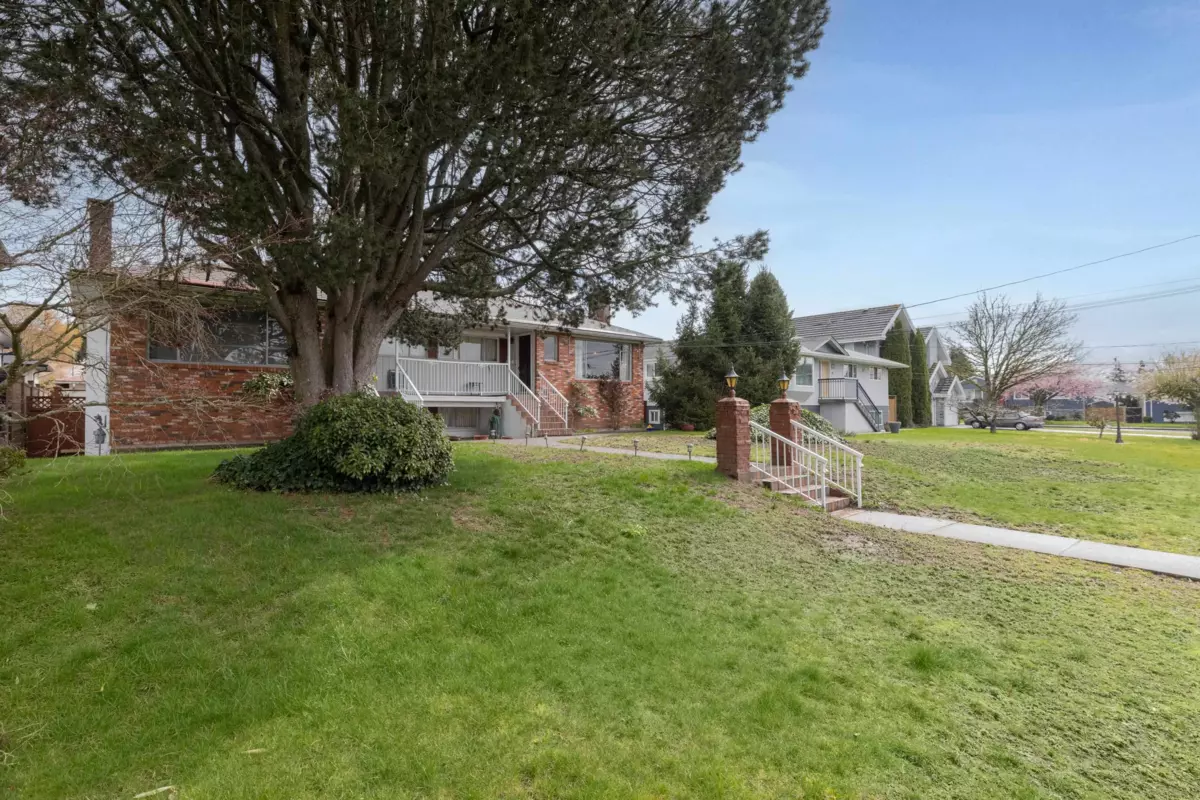 Exterior Rear Photo of 894 Invergarry Avenue, Burnaby, BC