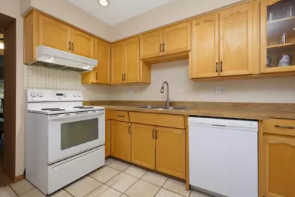Kitchen Island Photo of 28 3015 Trethewey Street, Abbotsford, BC