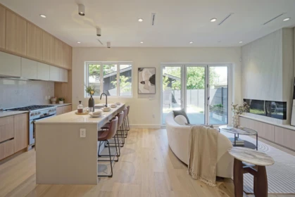Kitchen Island Photo of 2 3315 W 10th Street, Vancouver, BC