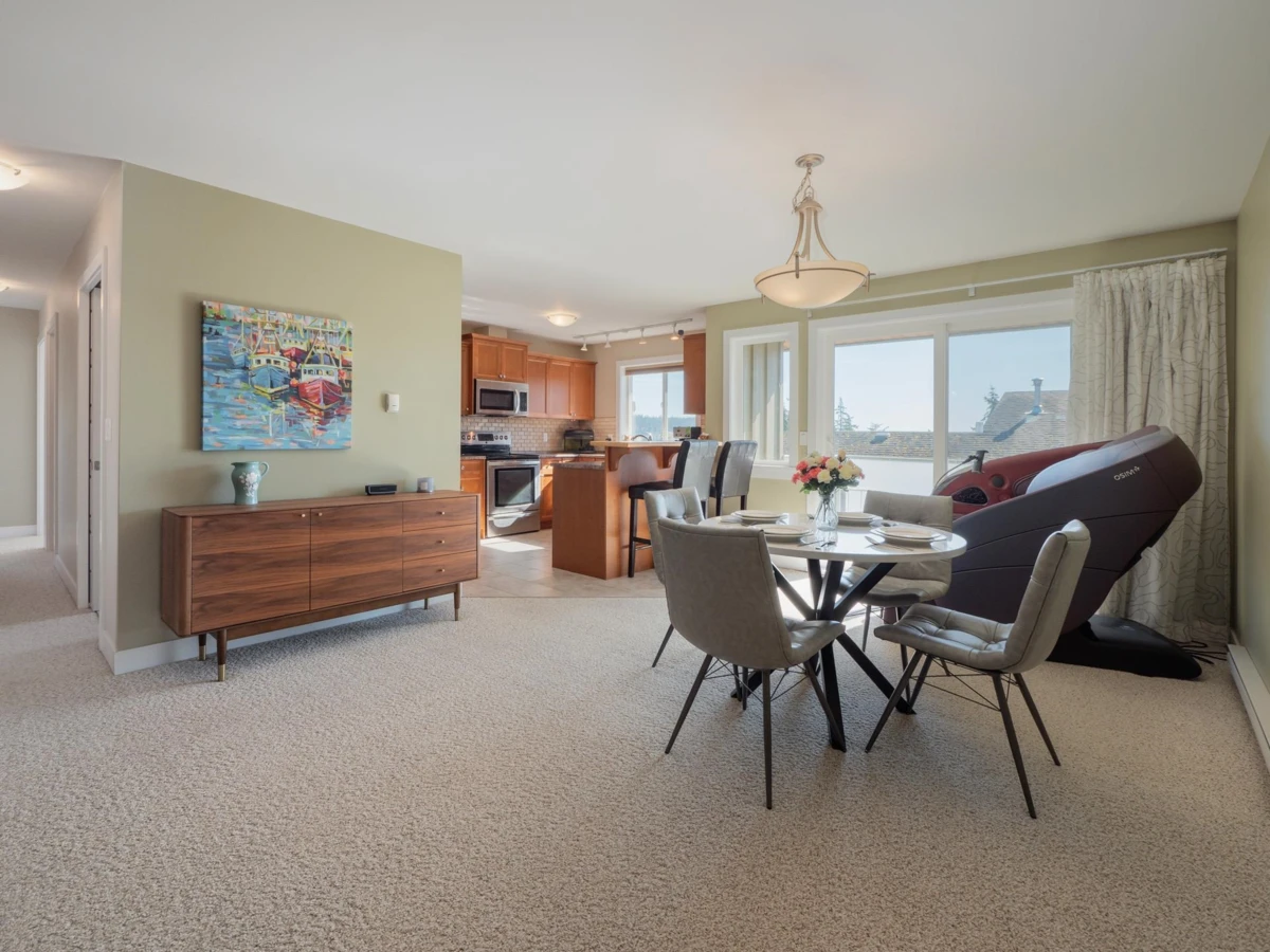 Dining Area Photo of 5878 Medusa Street, Sechelt, BC