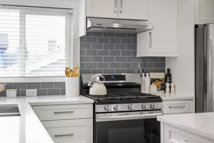 Kitchen Photo of 13728 112 Avenue, Surrey, BC