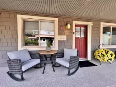 202 414 Gower Point Road, Gibsons, BC, Gibsons — Apartment/Condo for sale