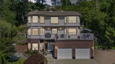 2255 Mountain Drive, Abbotsford, BC, Abbotsford — Single Family Residence for sale