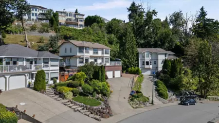 2255 Mountain Drive, Abbotsford, BC, Abbotsford — Single Family Residence for sale