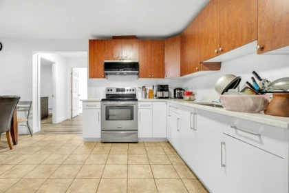 Kitchen Island Photo of 14065 100 Avenue, Surrey, BC