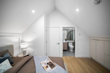 Guest Bathroom Photo of 1 3623 Triumph Street, Vancouver, BC