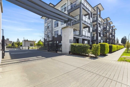 104 2120 Gladwin Road, Abbotsford, BC, Abbotsford — Apartment/Condo for sale