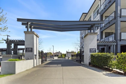 104 2120 Gladwin Road, Abbotsford, BC, Abbotsford — Apartment/Condo for sale