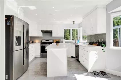 Kitchen Island Photo of 1953 158a Street, Surrey, BC