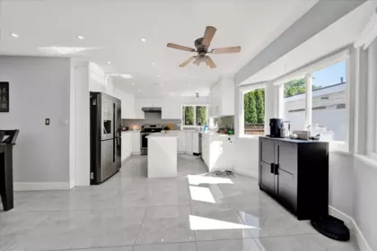 Kitchen Photo of 1953 158a Street, Surrey, BC