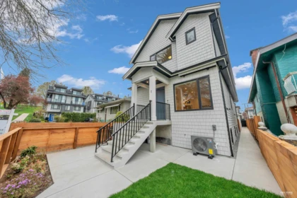 2715 Cheyenne Avenue, Vancouver, BC, Vancouver — Half Duplex for sale