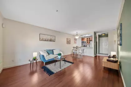 305 526 Thirteenth Street, New Westminster, BC, New Westminster — Apartment/Condo for sale