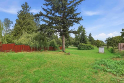 Hot Tub / Spa Photo of 5825 Jinkerson Road, Chilliwack, BC