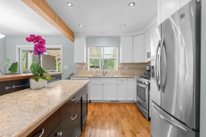 Kitchen Photo of 9242 209a Crescent, Langley, BC