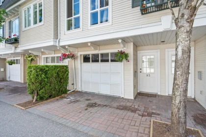 93 8930 Walnut Grove Drive, Langley, BC, Langley — Townhouse for sale