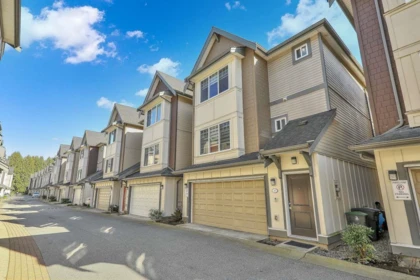 17 6971 122 Street, Surrey, BC, Surrey — Townhouse for sale