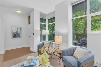 164 W 13th Street, North Vancouver, BC, North Vancouver — Townhouse for sale