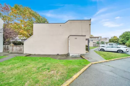 28 17702 60 Avenue, Surrey, BC, Surrey — Townhouse for sale