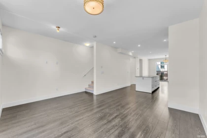 11 9989 E Barnston Drive, Surrey, BC, Surrey — Townhouse for sale