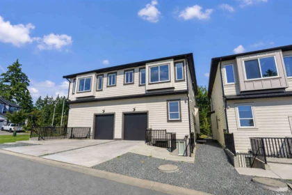 2041 168 Street, Surrey, BC, Surrey — Half Duplex for sale