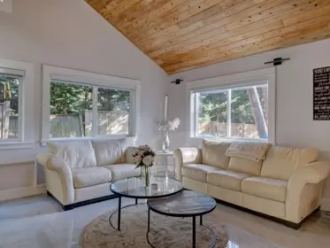 Breakfast Nook Photo of 9168 Sunshine Coast Highway, Halfmoon Bay, BC
