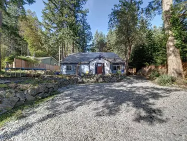 Living Room Photo of 9168 Sunshine Coast Highway, Halfmoon Bay, BC