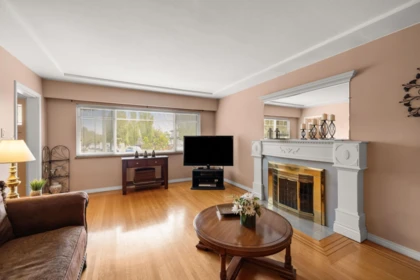 2515 E 45th Avenue, Vancouver, BC, Vancouver — Single Family Residence for sale