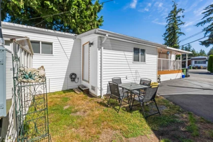 Outdoor Deck Photo of 20 24330 Fraser Highway, Langley, BC