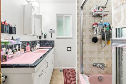 Laundry Room Photo of 11570 94 Avenue, Delta, BC