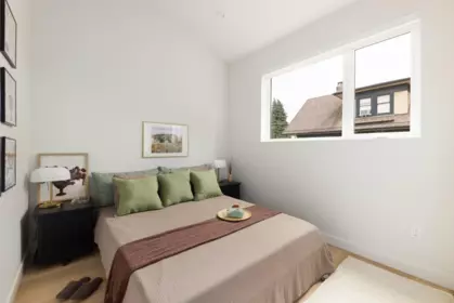Bedroom 3 Photo of 3 595 E 49th Avenue, Vancouver, BC