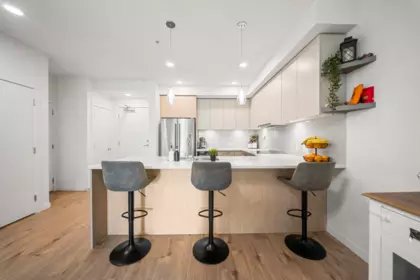 Kitchen Island Photo of 204 3182 Gladwin Road, Abbotsford, BC