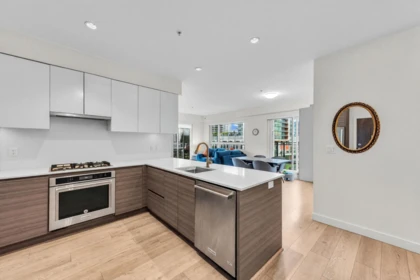 501 4468 Dawson Street, Burnaby, BC, Burnaby — Apartment/Condo for sale
