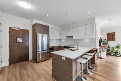501 4468 Dawson Street, Burnaby, BC, Burnaby — Apartment/Condo for sale